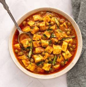 Matar Paneer [8 Pieces]