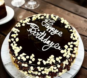 Eggless Chocolate White Choco Chip Cake 500 Gram