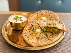 Aloo Pyaj Paratha