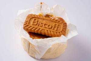 Biscoff Basque Cheesecake