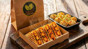 Paneer Tandoori Sandwich & Veg Steamed Momos