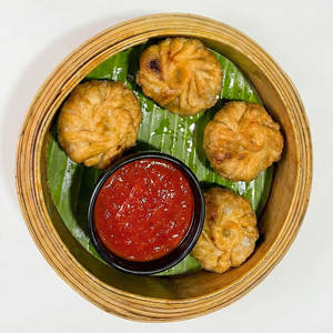 Veg Fried Momos 4 Pcs