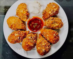 Paneer Kurkure Momos (8 Pieces)