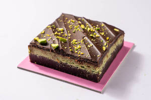 Pistachio Kunafa Brownie