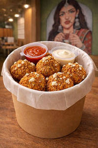 Paneer Kurkure Momos Bucket (8 Pieces)