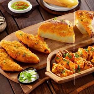 Cheese Chicken Bbq Garlic Bread