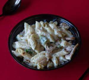 White Sauce Mushroom Pasta