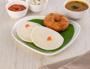 Idli [2 Pieces] And Vada [1 Piece]