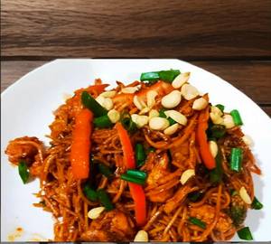 Phat Ba Mee Kai [Non Veg]
