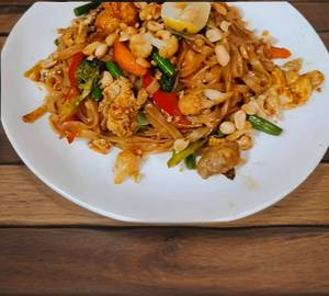 Phat Thai Kung Noodles