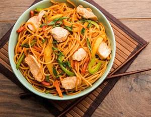 Chicken sizvan noodles