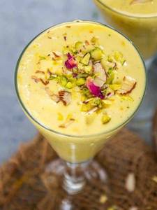 Bhadam milk