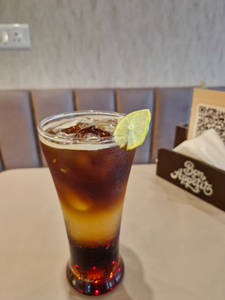Berry Ginger Fizz