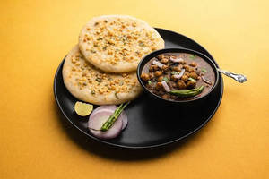 Chole Kulcha 2pcs