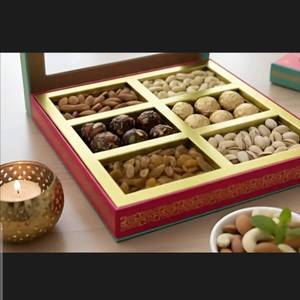 Hamper Box [700, Large] Mix Of Dry Fruits And Premium Handcrafted Chocolates
