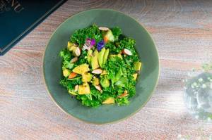 Kale And Avocado Refresher