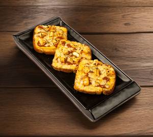 Paneer Toofani Garlic Bread [Must Try]