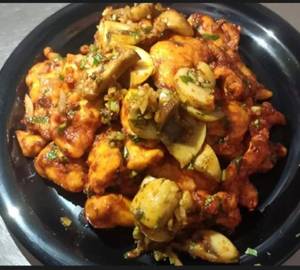 Stir Fried Spicy Chicken With Mushroom