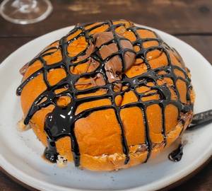 Chocolate bun maska