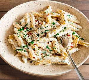 White sauce pasta