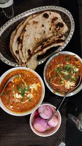 Chicken Butter Masala (2 Pcs)  + Butter Naan (1 Pc) 2 Slice + Coke (200 Ml)