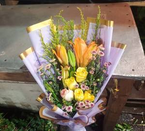 Lily's With Yellow Rose Combination Bouquet