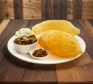 Chole Bhature Plate (2pcs)