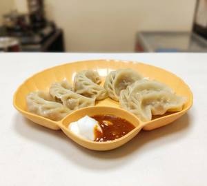 Cheesy Chicken Momo (6 Pieces)