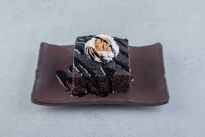 Browami With Hot Chocolate Sauce Vanilla Ice Cream
