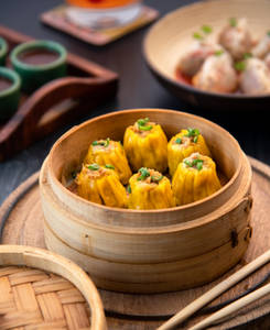 Chicken & Water Chestnuts Siu Mai (dimsum)