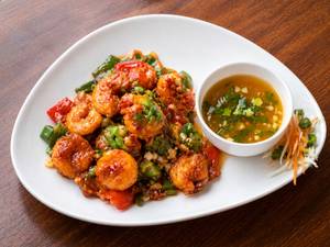 Slow Fried Prawns In Hot Garlic Sauce