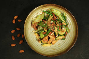 Stir Fried Vegetables With Crunchy Almond