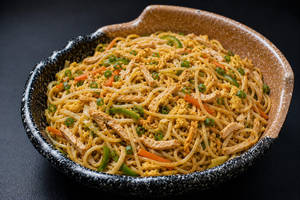 Hakka Noodles Chicken