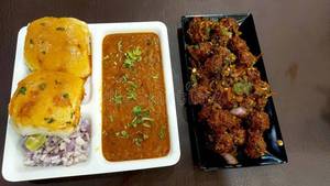 Pav Bhaji [300 Grams] With 5 Pav And Manchurian [450 Grams]