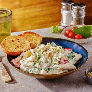 Creamy Cheese Sauce Pasta Veg