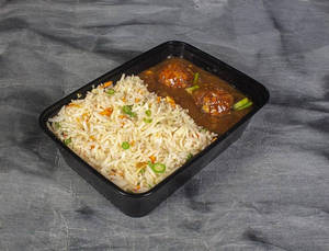Fried Rice + Paneer Manchurian (4 Pcs)