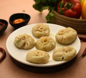 Veg Steamed Momos [8 Pieces]
