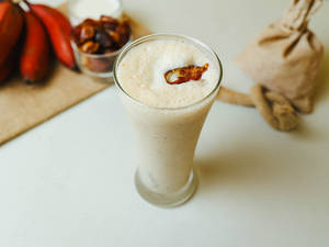 Dates & Banana Milkshake
