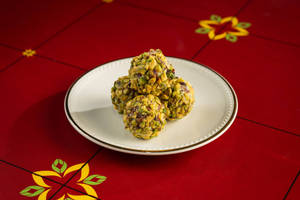 Pista Laddu