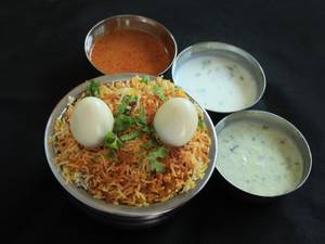 Hyderabad Paneer Biryani [Single, 750 Ml]