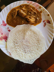 3appam With 1 Pice Chicken Curry