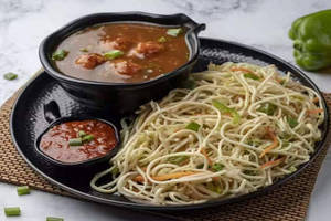 Vegetable Noodles + Veg Manchurian (4 Pcs)