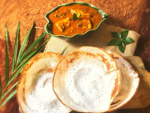 3 Appam With Fish Curry (1pc)