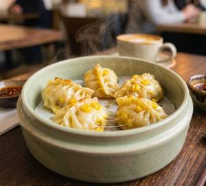 Veg Corn Cheesy Momos (5 Pcs)