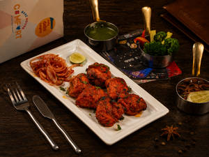 Chicken Tikka with Kashmiri Lal Mirch [6 Pieces]