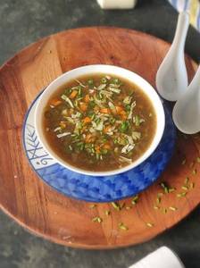 Veg hot and sour soup