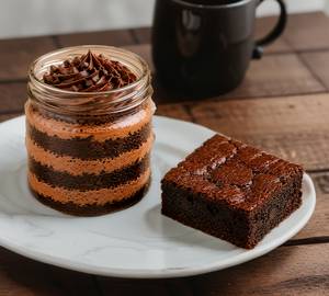 Chocolate Jar Cake With One Piece Fudgy Brownie