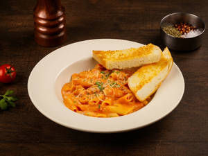 PASTA ALLA ROSA - CHICKEN