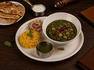 Punjabi Palak Chole Meal