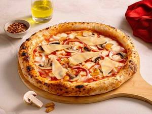 Funghi Amore | Earthy Mushroom Pizza